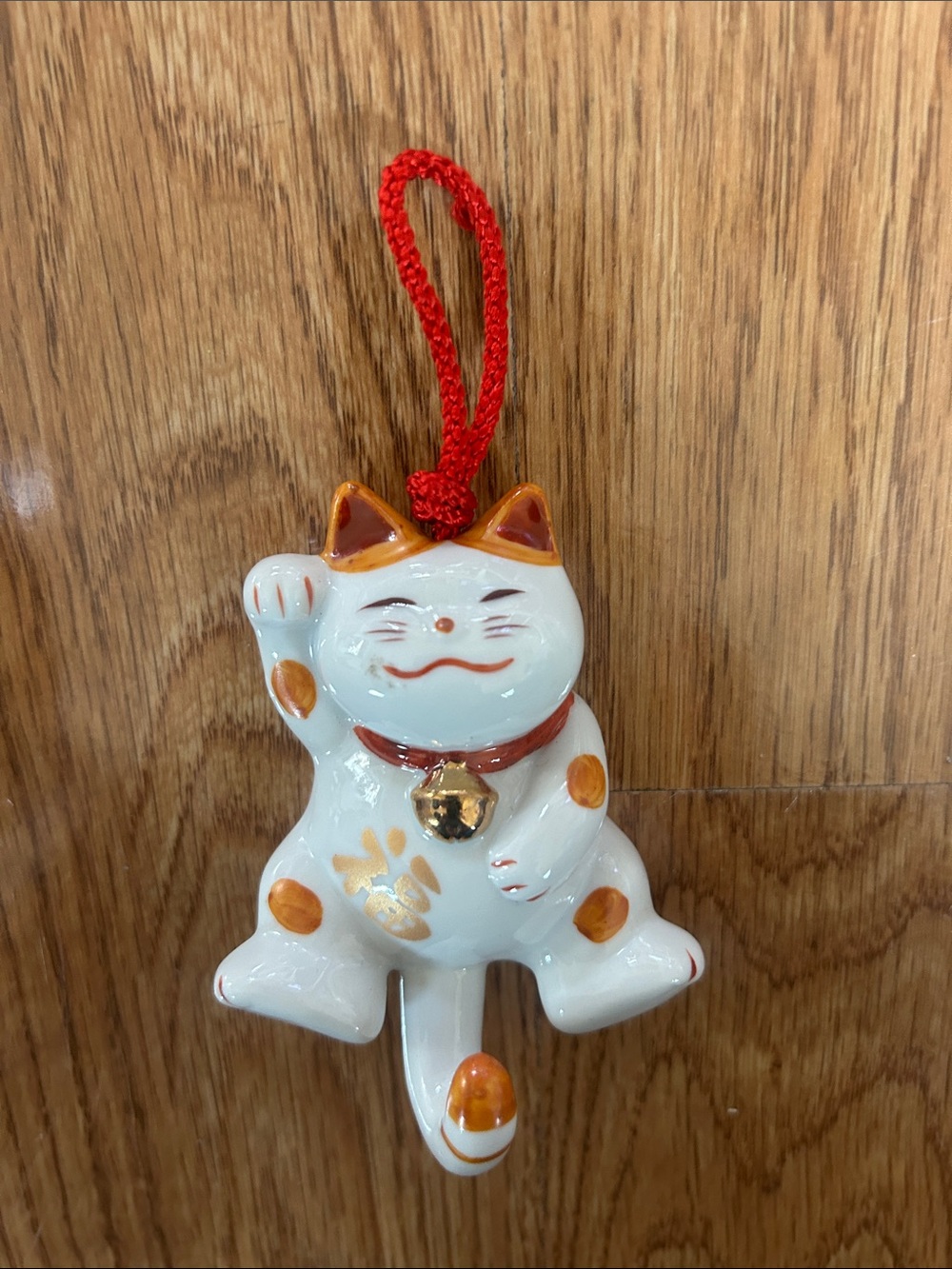 Lucky Maneki Neko Ceramic Cat Ornament - White and Orange - Picture 5 of 6